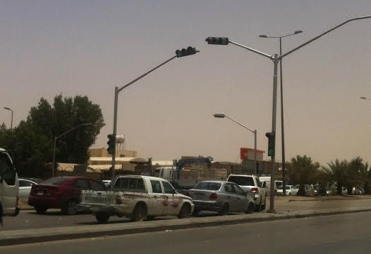 تجاوباً مع “المواطن”.. إصلاح إشارة المرور الآيلة للسقوط جنوبي الرياض