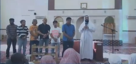 بالفيديو.. إسلام 6 أشخاص بمقر “تعاوني خميس مشيط”