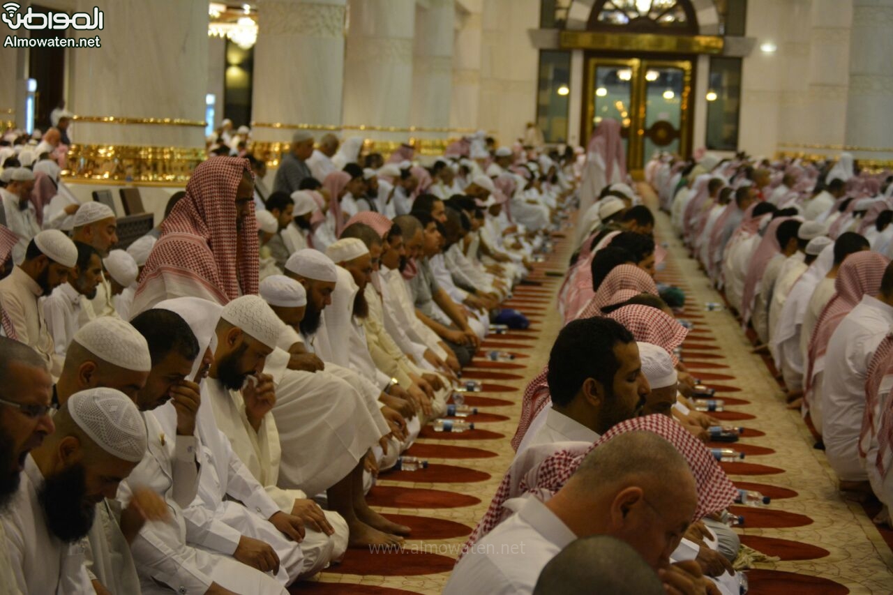 الصلاة في حدود مكة الشرعية بنفس فضل الصلاة في المسجد الحرام