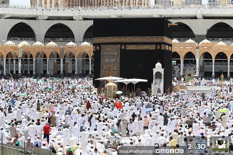 إمام الحرم المكي: عليكم بسلامة الصدر لاستقبال رمضان