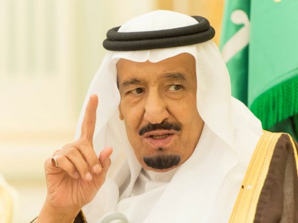 #الملك_سلمان مغردًا: مجزرة #باريس الشنعاء لا يقرها دين ولا عقل