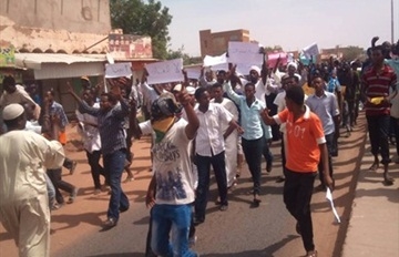 السودان يعتقل 700 شخص في أسبوع