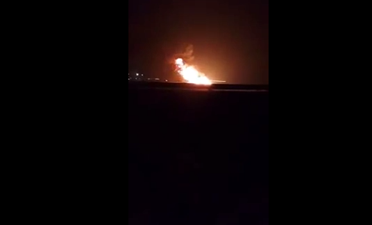 بالفيديو.. حريق “أنابيب نفط” بـ”عوامية القطيف”