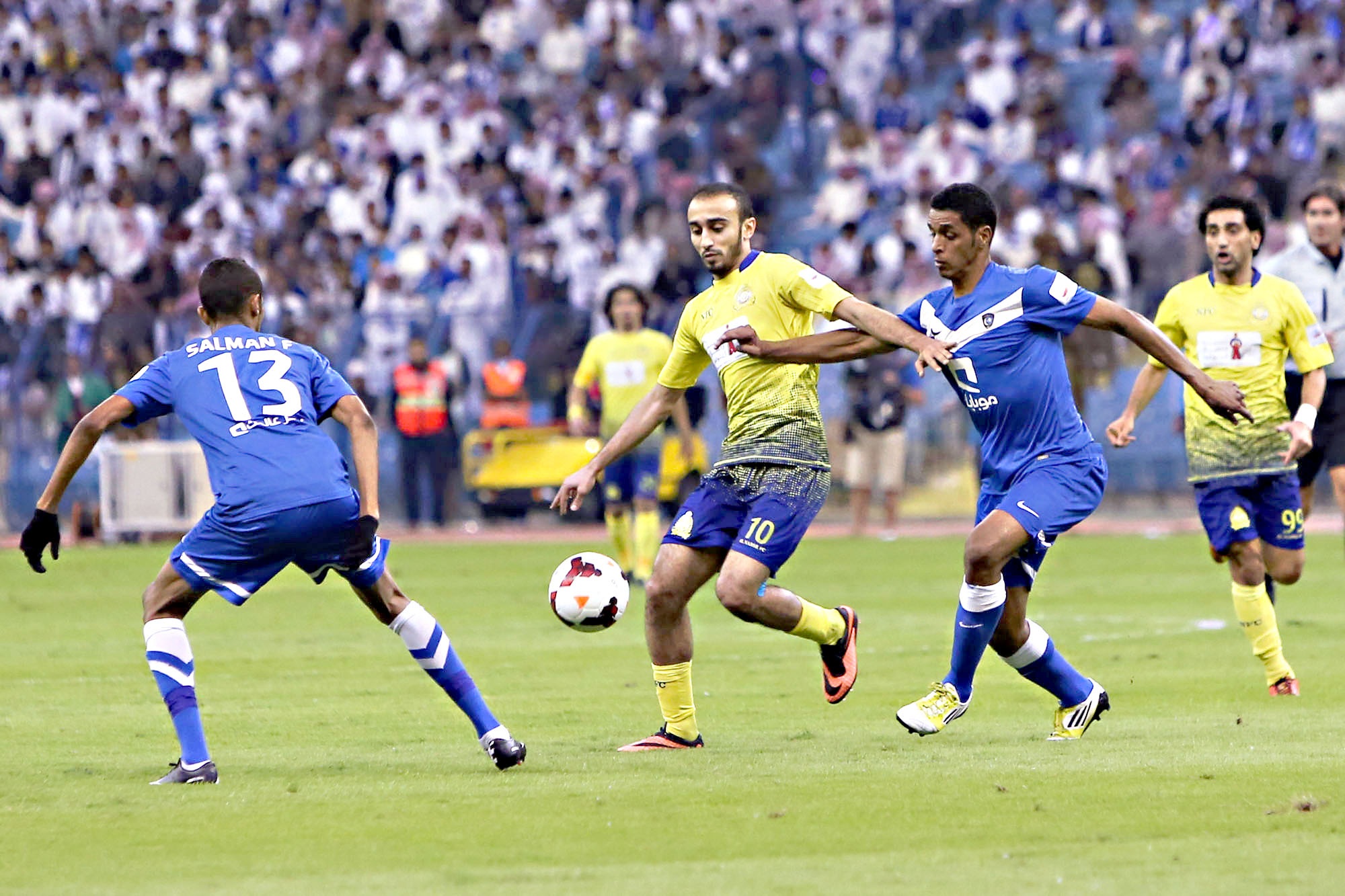 الهلال يتراجع في مبادرة ادعم ناديك رغم تصدره .. والنصر يطارده