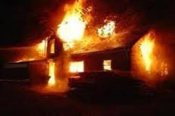 “مدني خميس مشيط” يخمد حريقا بمبنى مدرسة ثانوية