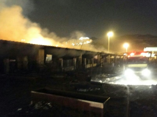 مدني مكة يخمد حريقاً نشب في (7) حظائر للأغنام