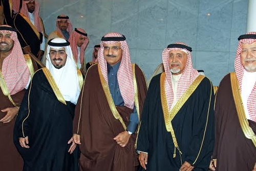 الأمير بندر بن محمد يحتفل بزواج حفيده