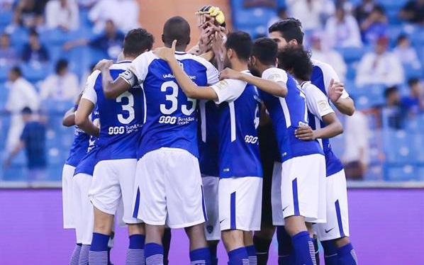 تتويج الهلال بلقب الفريق المثالي