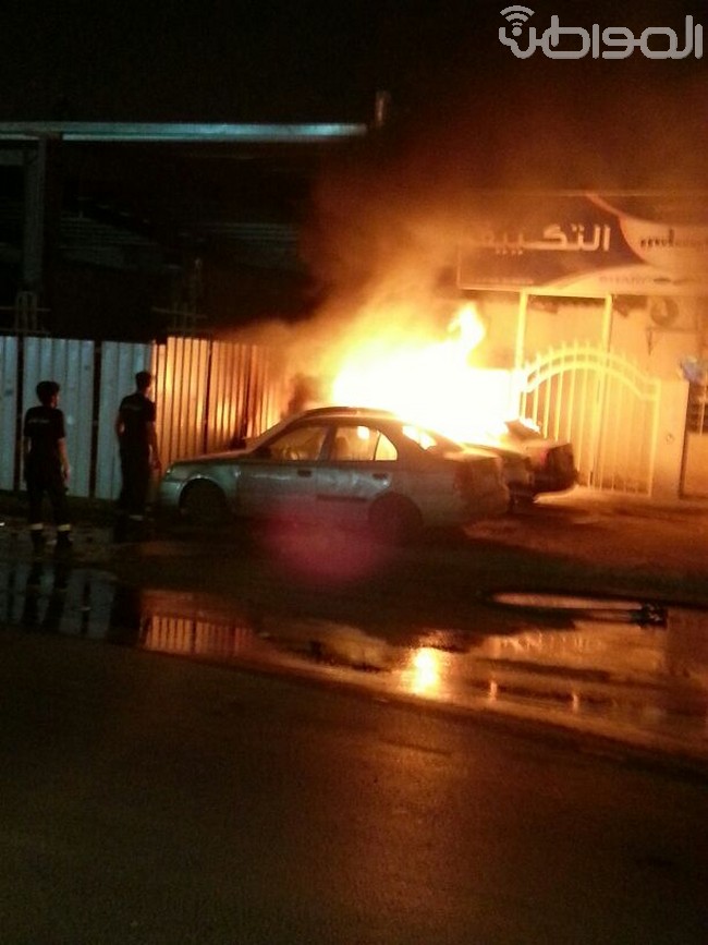 بالصور.. حريق يتسبب في انفجار محول كهربائي بنسيم الرياض