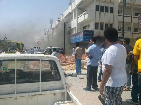 مدني الرياض يُخمد حريقاً بمتجر تبريد وتكييف بـ”الورود”