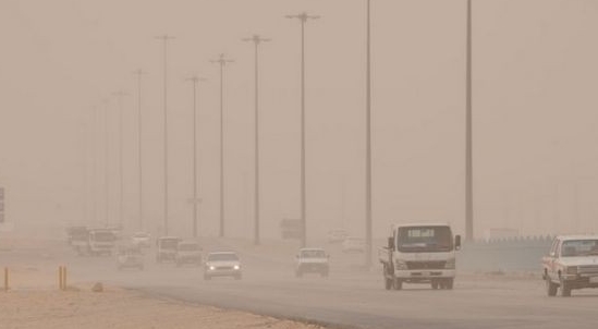عاصفة ترابية تضرب الرياض حتى الثامنة مساءً
