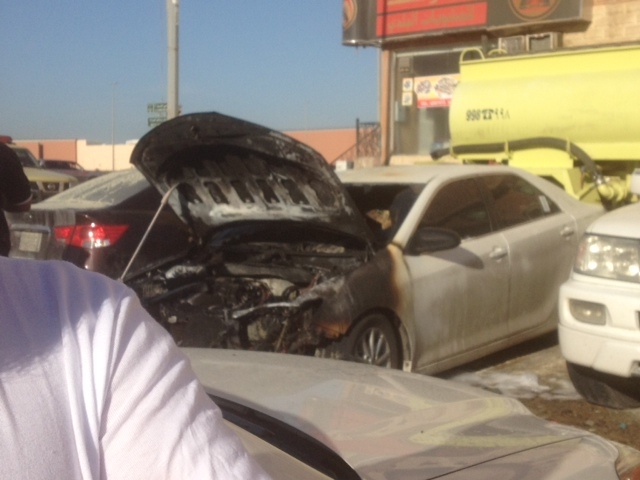 “مدني جدة” يخمد حريقاً في سيارة بحي النسيم