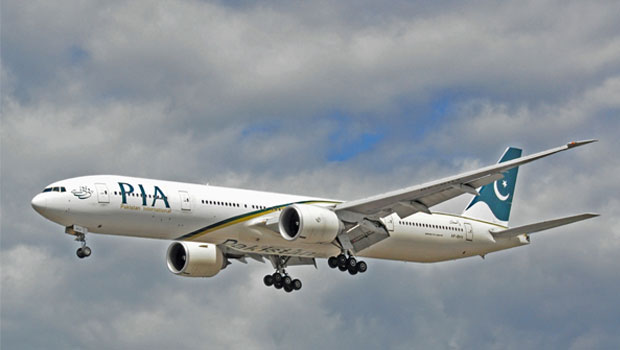 طائرة باكستانية متجهة للسعودية تهبط اضطرارياً في عُمان