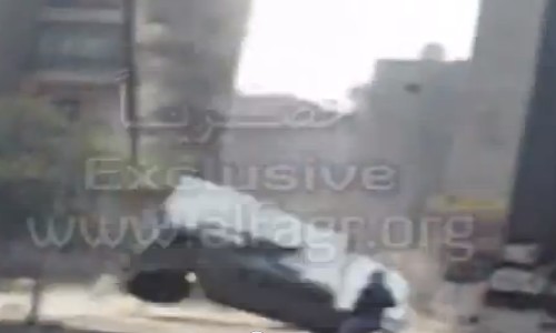 بالفيديو.. سقوط مدرعة مصرية من كوبري ٦ أكتوبر