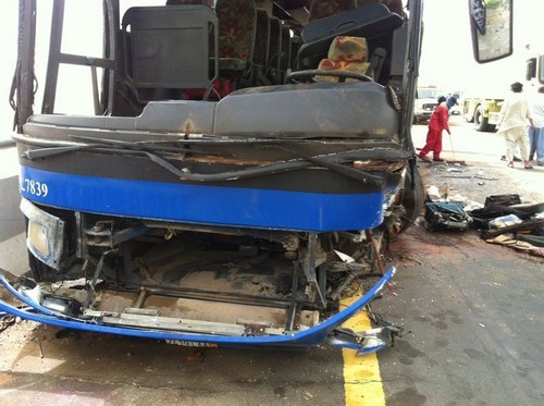 وفاة 6 معتمرين في حادث على طريق المدينة- مكة