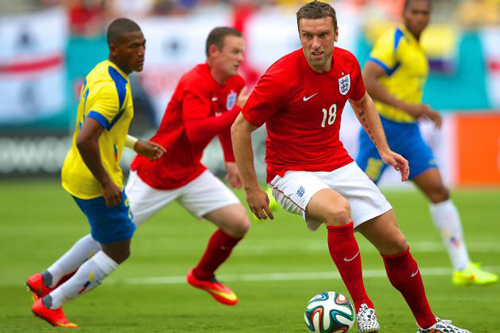 إنجلترا والإكوادور تتعادلان 2-2 استعدادا للمونديال