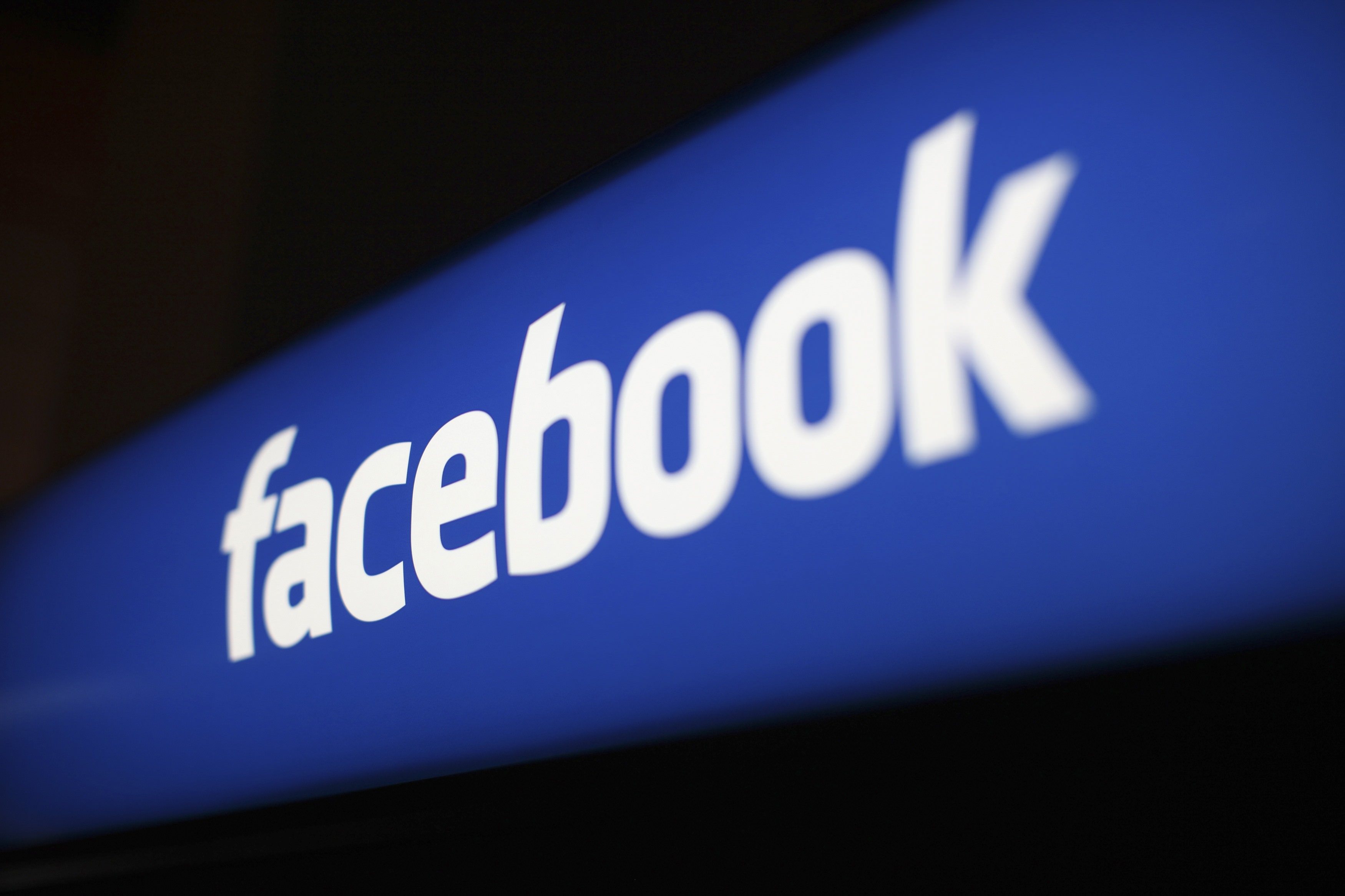 فيسبوك في مرمى نيران الانتقادات بسبب تطبيق الأطفال