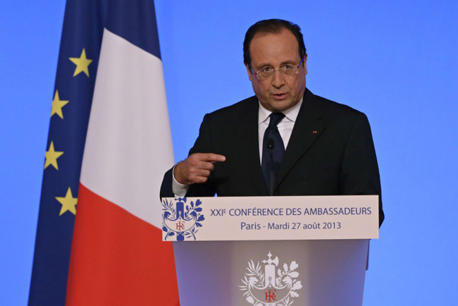 الرئيس الفرنسي يؤكد على أهمية الحل السياسي للأزمة السورية