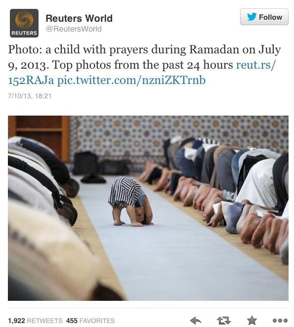 “رويترز” تختار صورة طفل يحاول الصلاة كأفضل صور العالم!