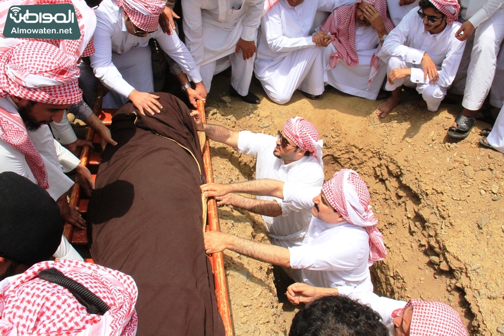 مشهد مهيب في تشييع الشهيد العريف مشاري الشهراني