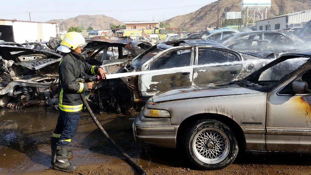 إصابة ثلاثة مقيمين نتيجة مقذوف حوثي على نجران