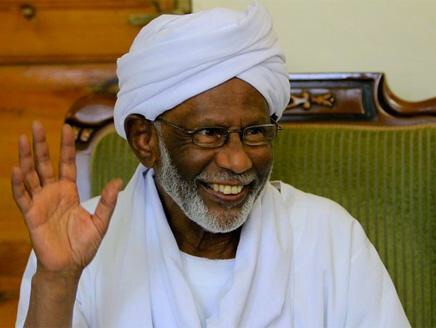 وفاة الدكتور حسن الترابي بعد أزمة صحية مفاجئة في السودان