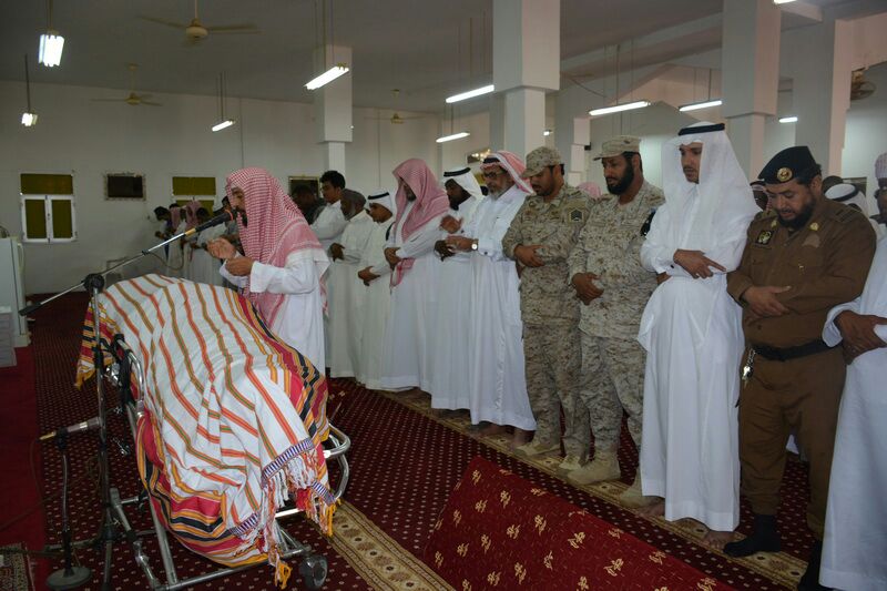 بالصور.. الطوال تُشيّع الشهيد الهزازي.. وشقيقه: “لا تعزوني بل باركوا لي”