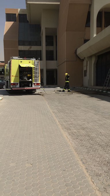 الدفاع المدني يحتوي حريقاً بسيطاً في جوازات الرياض