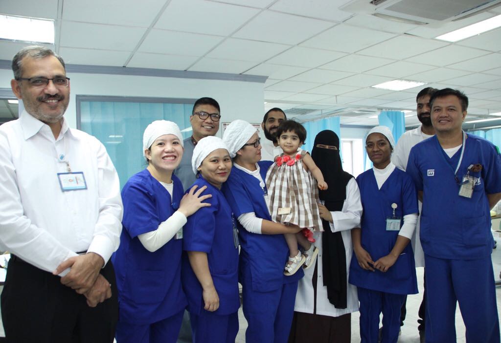 ‏سعود الطبية تنهي معاناة طفلة حرمت من التنفس والبلع