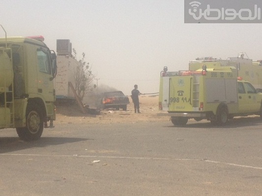 بالصور .. حريق مركبة قرب محطة وقود بقرية الحفار