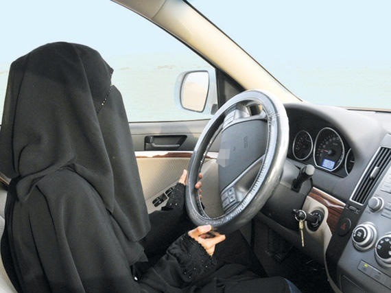 مصادر “المواطن”: ضبط فتاة تقود مركبة مُظللة في جدة