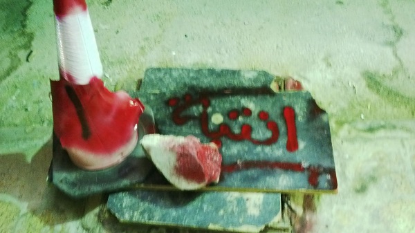 بالفيديو.. مواطن يحذر المارة من حفرة صرف بالرياض