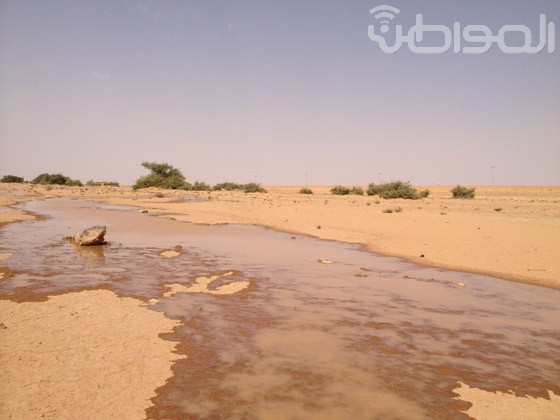 بالصور.. ​فتح طريق “الحدق_ رفحاء” بعد السيول