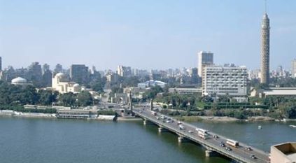 أمير قطر يتجاهل المعارضة المصرية ويستقبل النائب العام المعين من مرسي