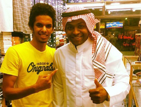 لاعب الاتحاد جوبسون البرازيلي يرتدي “الزي السعودي”