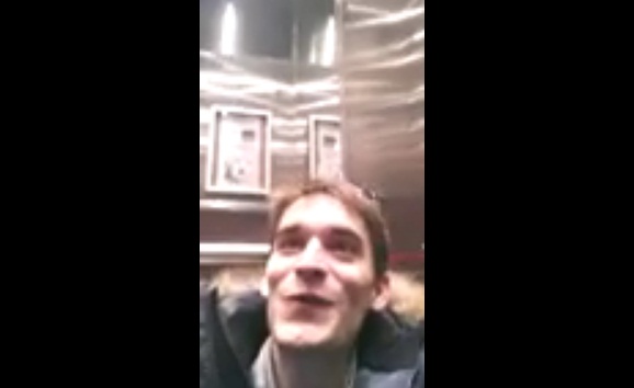 #تيوب_المواطن : رد فعل رجل احتجز في مصعد مع مجنون