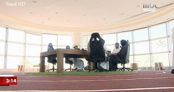 #تيوب_المواطن :لأول مرة كاميرا تلفزيونية تدخل مكتب الشيخ محمد بن راشد