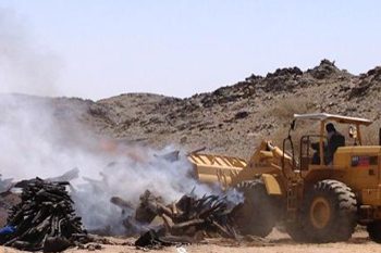 بلدية بريمان تزيل “12” موقعاً لتصنيع الفحم وإذابة البطاريات