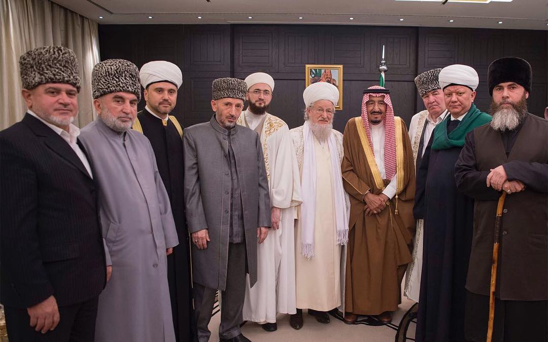 لقاء الملك سلمان بالفقهاء الروس .. خطوة توقد عشق المملكة في قلوب مسلمي روسيا