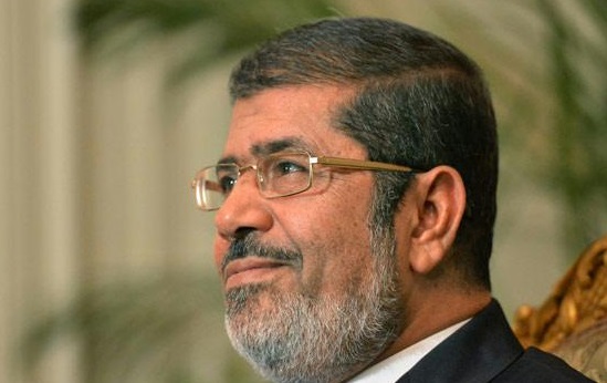 مرسي يتفق مع القضاة على صيغة لحل أزمة قوانينهم