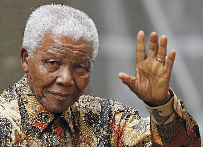 زوما يعلن رحيل نيلسون مانديلا بطل كفاح الفصل العنصري