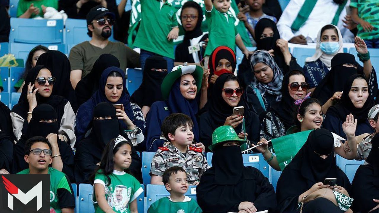 الخطوط السعودية تقدم جائزة خاصة لـ5 عوائل تحضر مباراة الأهلي والباطن