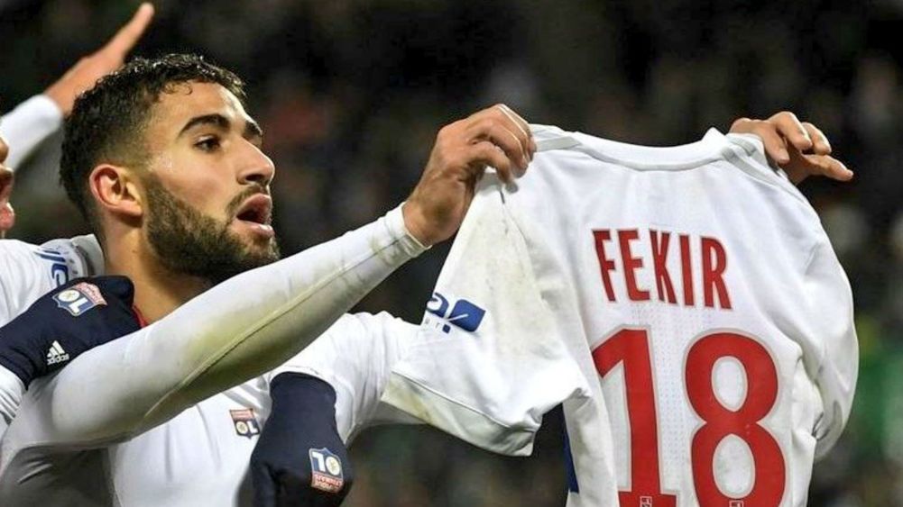 برشلونة يسعى للتعاقد مع لاعب فرنسي من أصول عربية