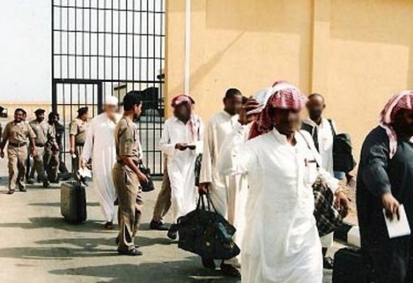 سجون الطائف تُطلق 52 سجيناً بناء على الأمر الملكي