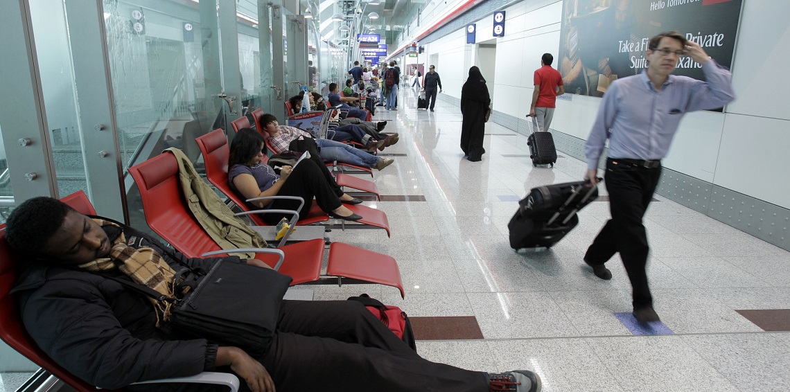 عربي يختطف سيدات من مطار دبي بهذه الحيلة!