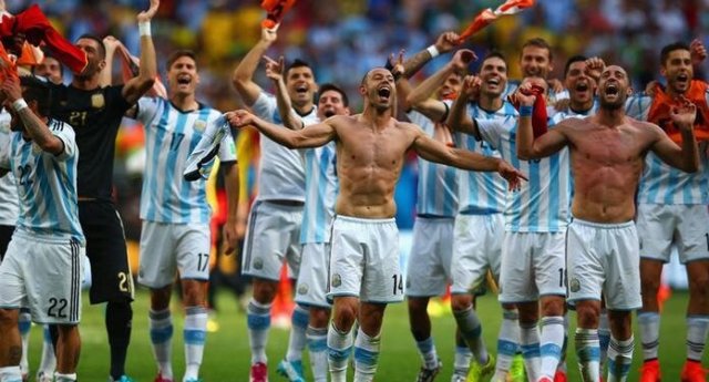الأرجنتين إلى نهائي المونديال بعد فوزها بركلات الترجيح على هولندا