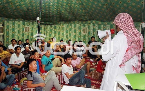 بالصور.. إسلام 116 فلبيناً في ملتقى حجة وهداية بالرياض