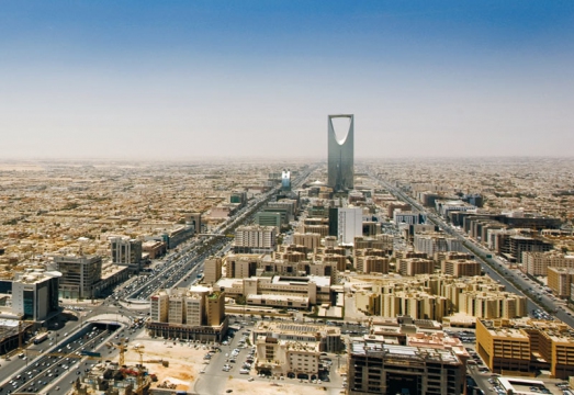 تقرير رسمي: الرياض.. مدينة الغارقين تحت الحد الأدنى للأجور