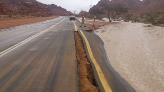 أمطار طابة تثير غضب الأهالي من إدارة الطرق بحائل