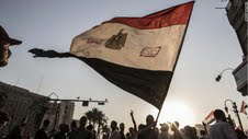 معاقبة مدرّس بسبب حوار متخيل بين مرسي ومبارك
